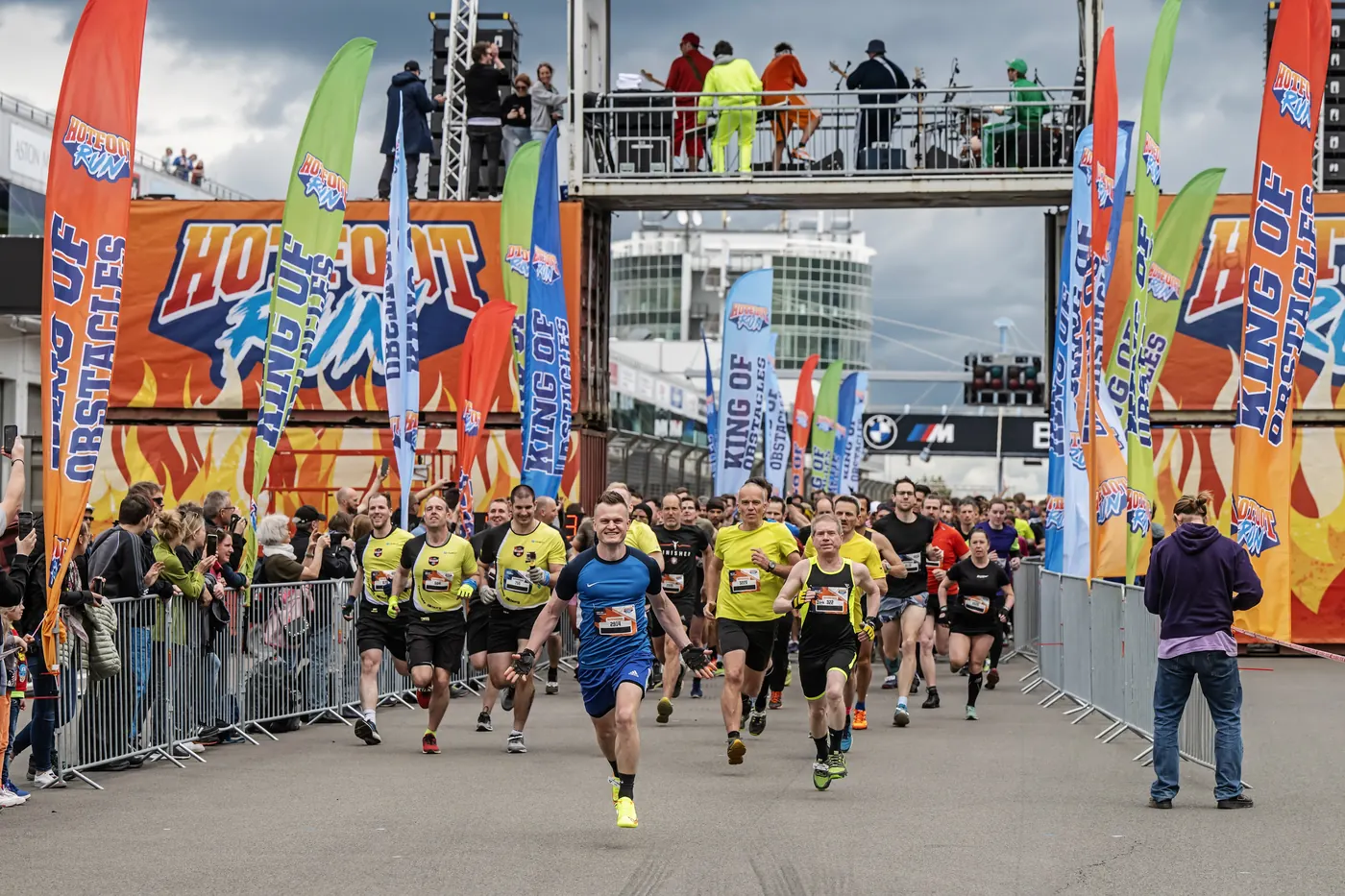 Teilnehmende beim Start des Hotfoot Run